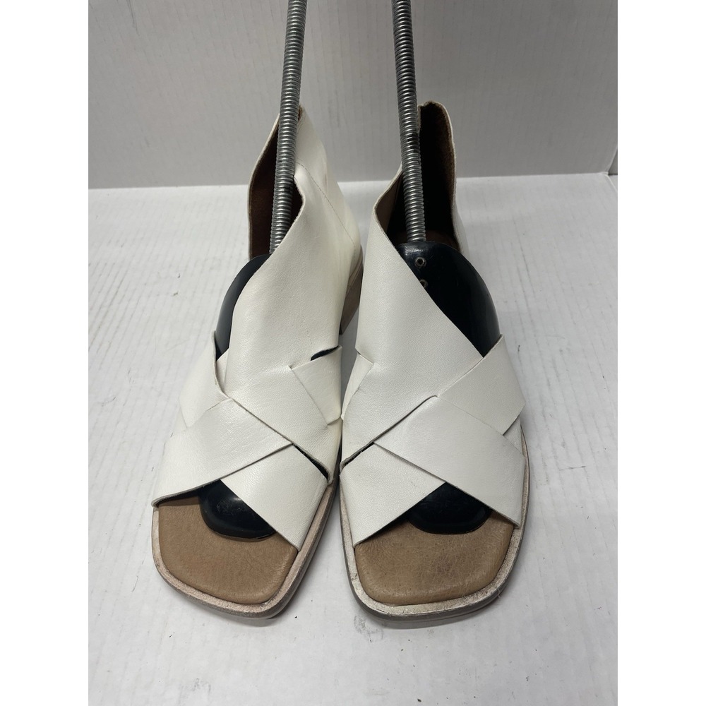 FREE PEOPLE Sun Valley Leather Sandal White Womens Size 38 / US 7.5 - 8 EUC